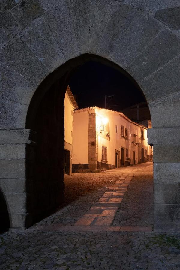 Portas Da Villa Miranda do Douro Buitenkant foto
